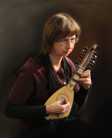 Gerda playing baroque mandolin
